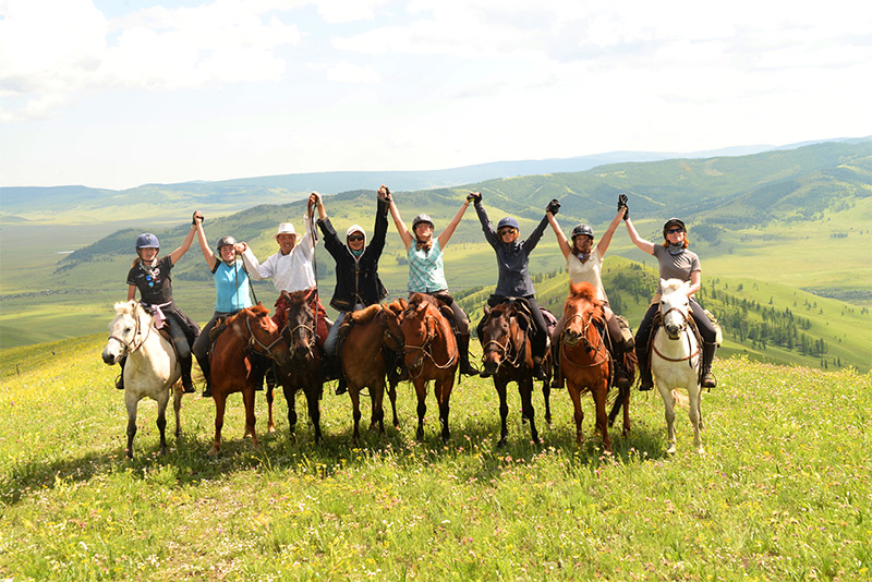 Day 3: Horse riding along beautiful Baruun Bayan River Valley