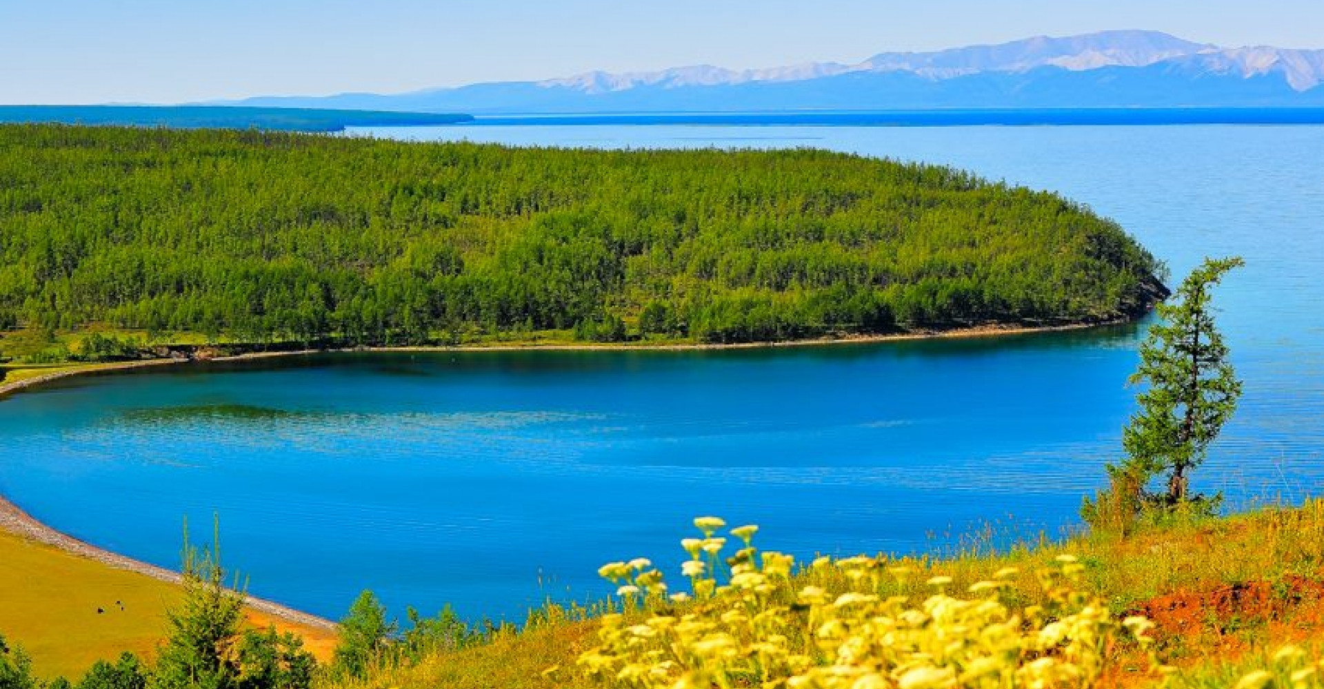 Day 2: Horseback riding to Ikh Mongol Mountain and Shireet Tsagaan Lake
