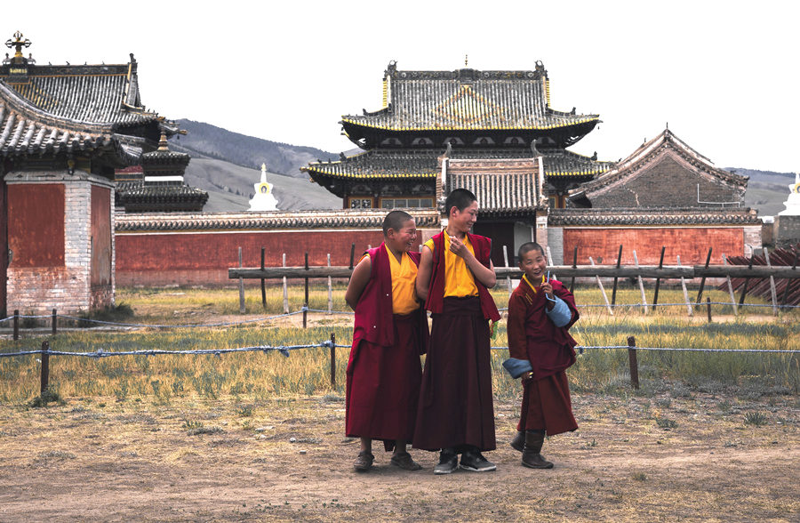 Day 4: Explore the beautiful mountain, visit ruins of ancient temples and local worshipping area